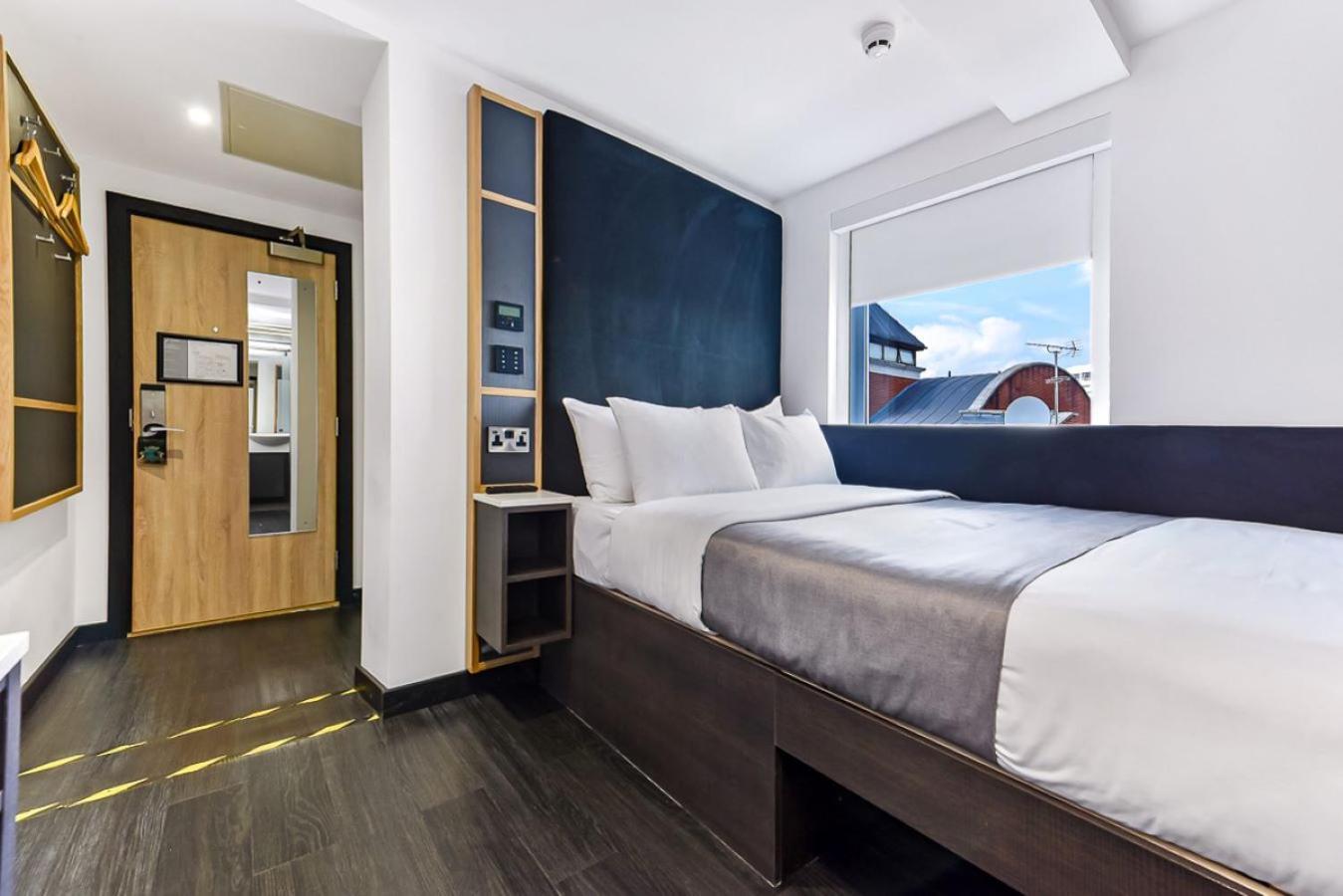 The Z Hotel Strand Лондон Екстериор снимка